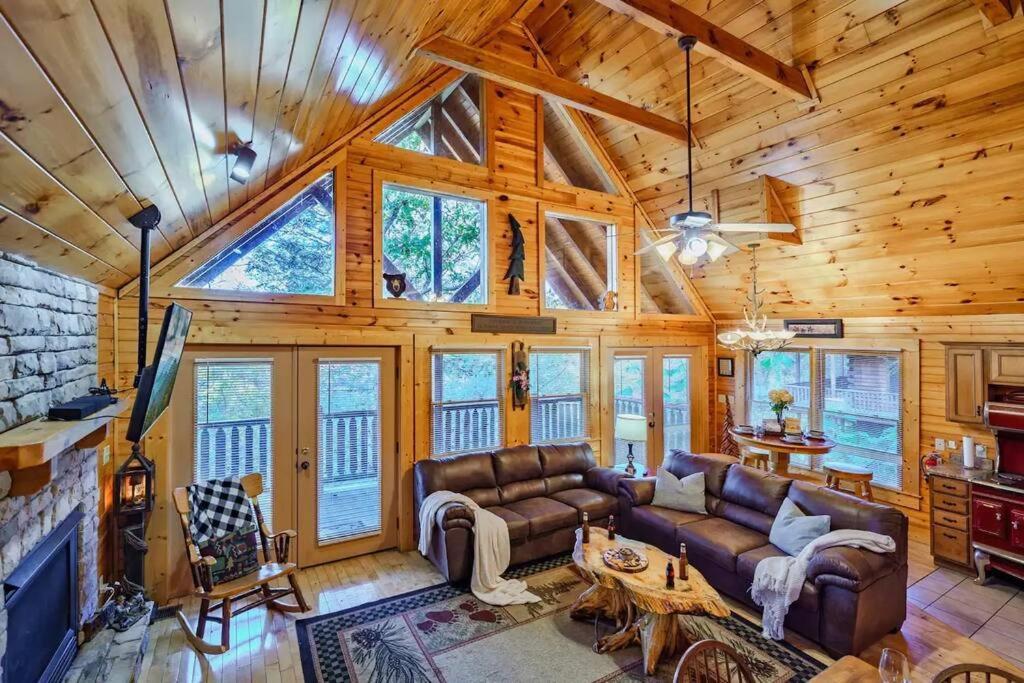 Stunning Mountain Cabin W Hot Tub Gatlinburg Eksteriør billede