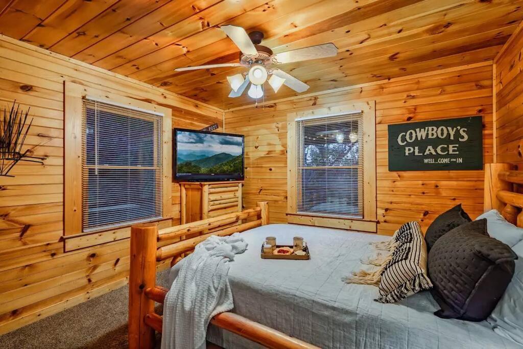 Stunning Mountain Cabin W Hot Tub Gatlinburg Eksteriør billede