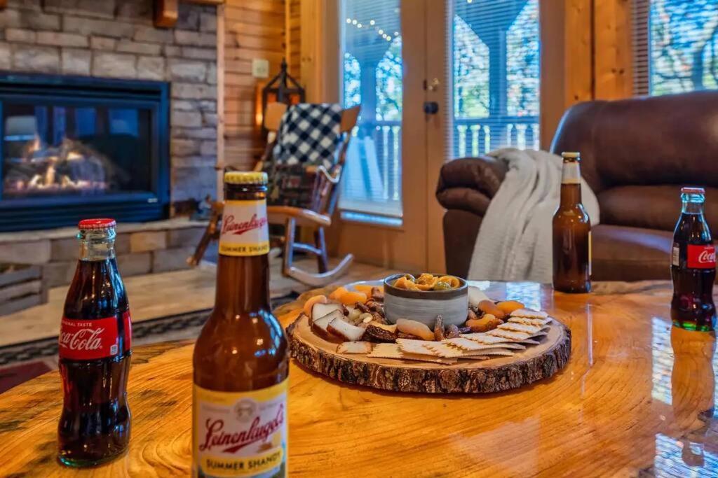 Stunning Mountain Cabin W Hot Tub Gatlinburg Eksteriør billede