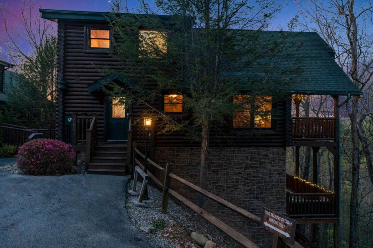 Stunning Mountain Cabin W Hot Tub Gatlinburg Eksteriør billede
