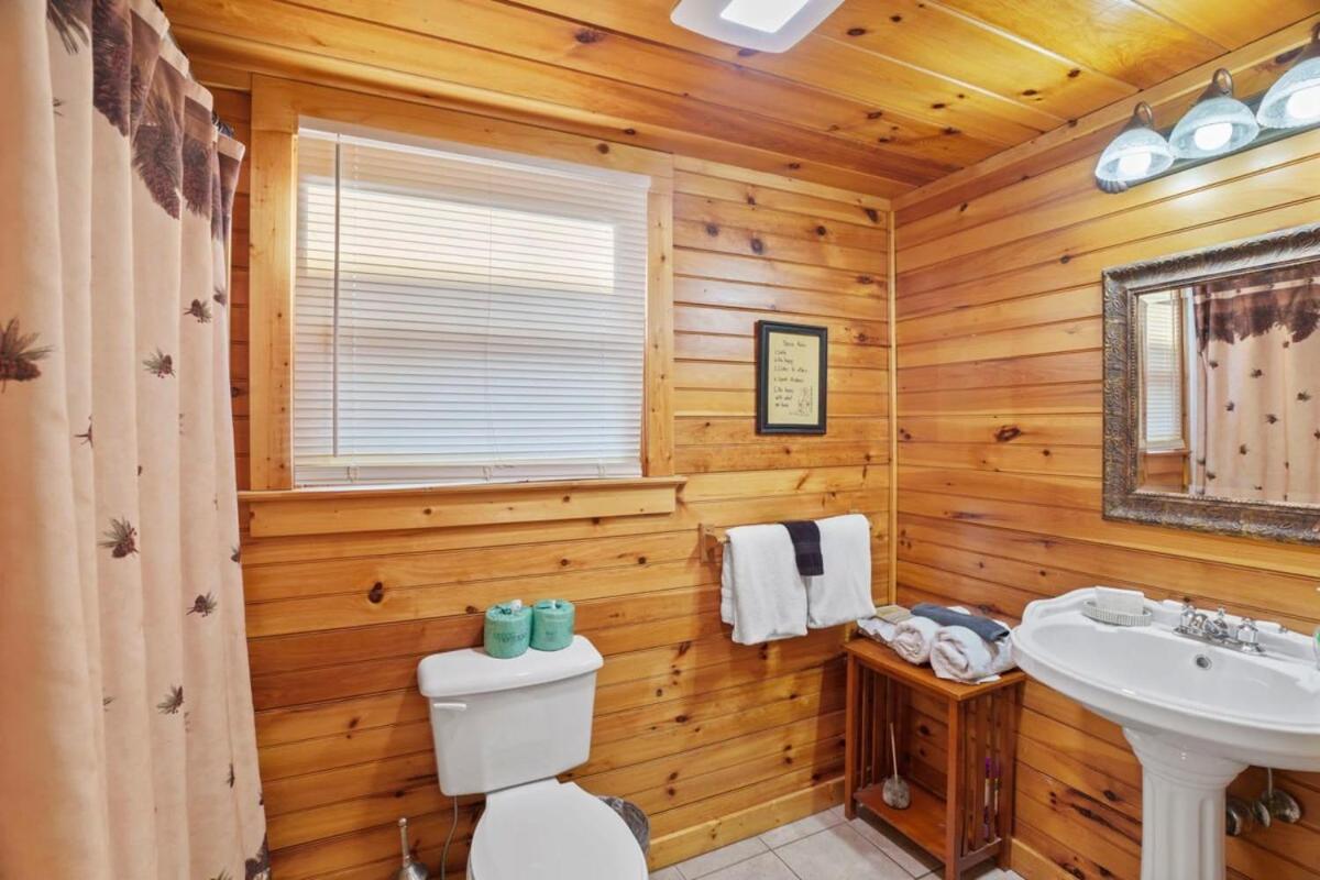 Stunning Mountain Cabin W Hot Tub Gatlinburg Eksteriør billede