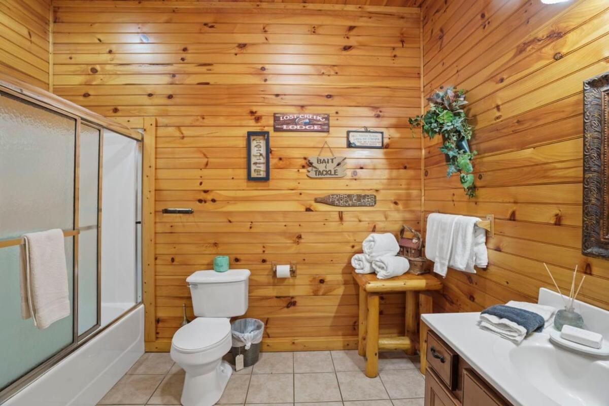 Stunning Mountain Cabin W Hot Tub Gatlinburg Eksteriør billede