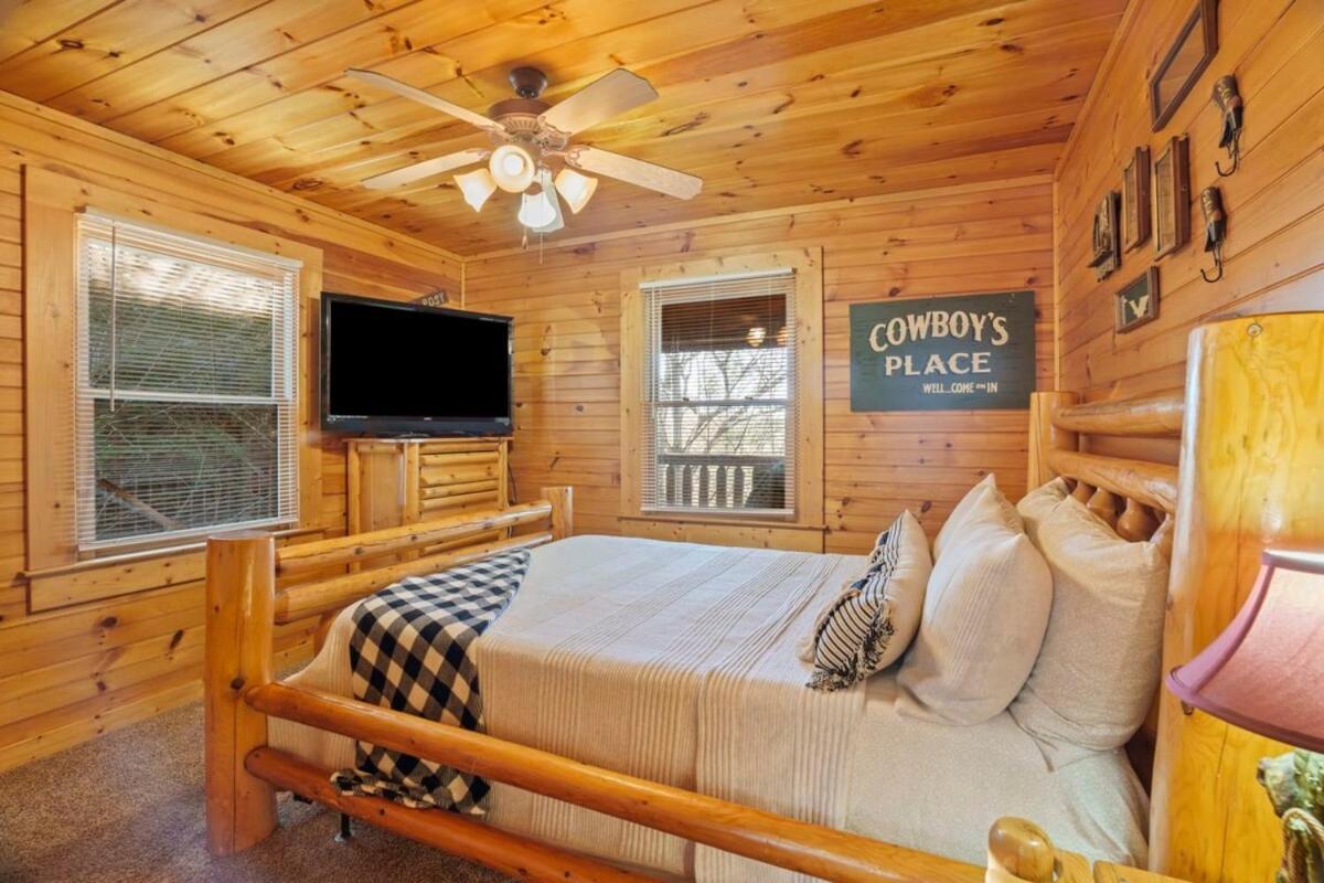 Stunning Mountain Cabin W Hot Tub Gatlinburg Eksteriør billede
