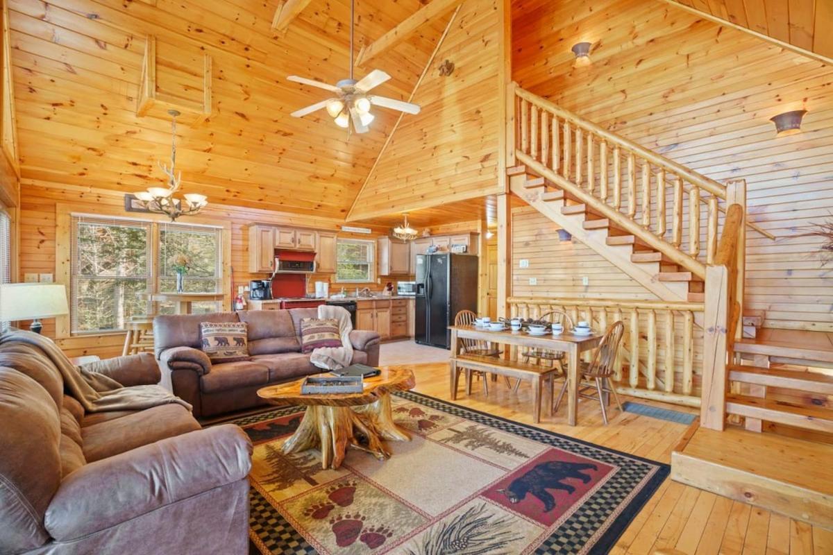 Stunning Mountain Cabin W Hot Tub Gatlinburg Eksteriør billede