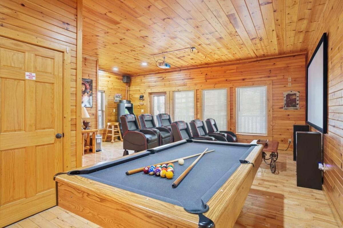 Stunning Mountain Cabin W Hot Tub Gatlinburg Eksteriør billede