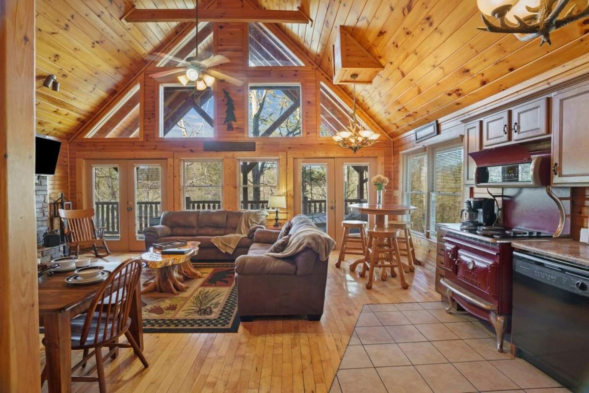Stunning Mountain Cabin W Hot Tub Gatlinburg Eksteriør billede